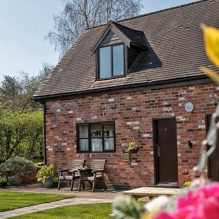 Charlie'S Cottage With Alpacas And 7Mins Drive To Alton Towers Denstone Exterior foto